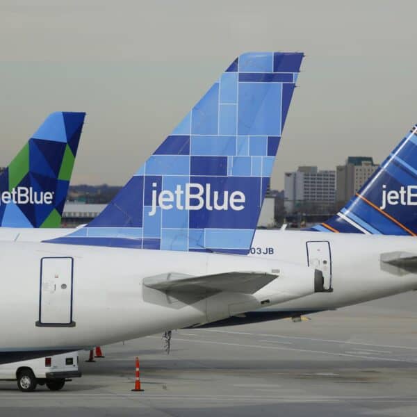 Departamento de Justicia de Estados Unidos Demanda a JetBlue