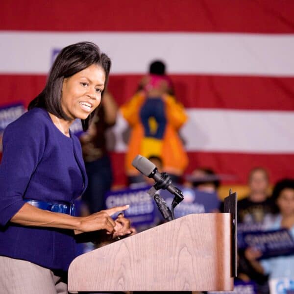 Michelle Obama se Pronuncia Respecto a los Derechos de Armas en Estados Unidos