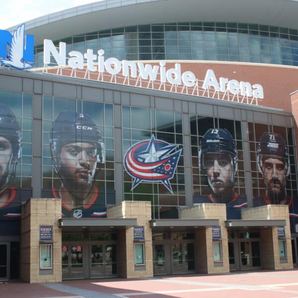 equipo de la nhl anuncia despido de su entrenador principal