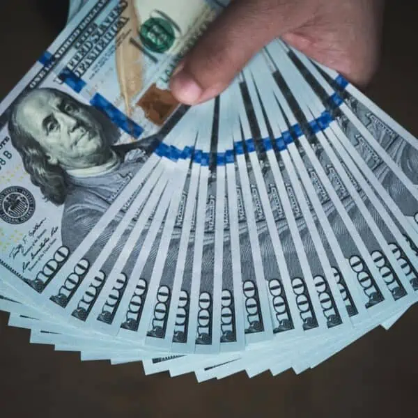 reclamar compensacion de 750 millones de dolares de meta facebook