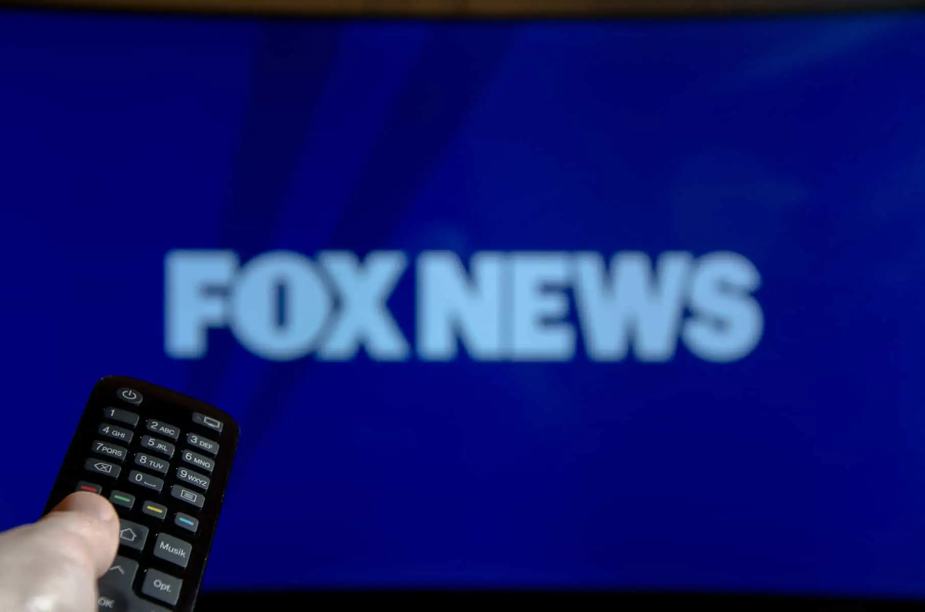 resuelven demanda por difamacion impuesta a la fox news