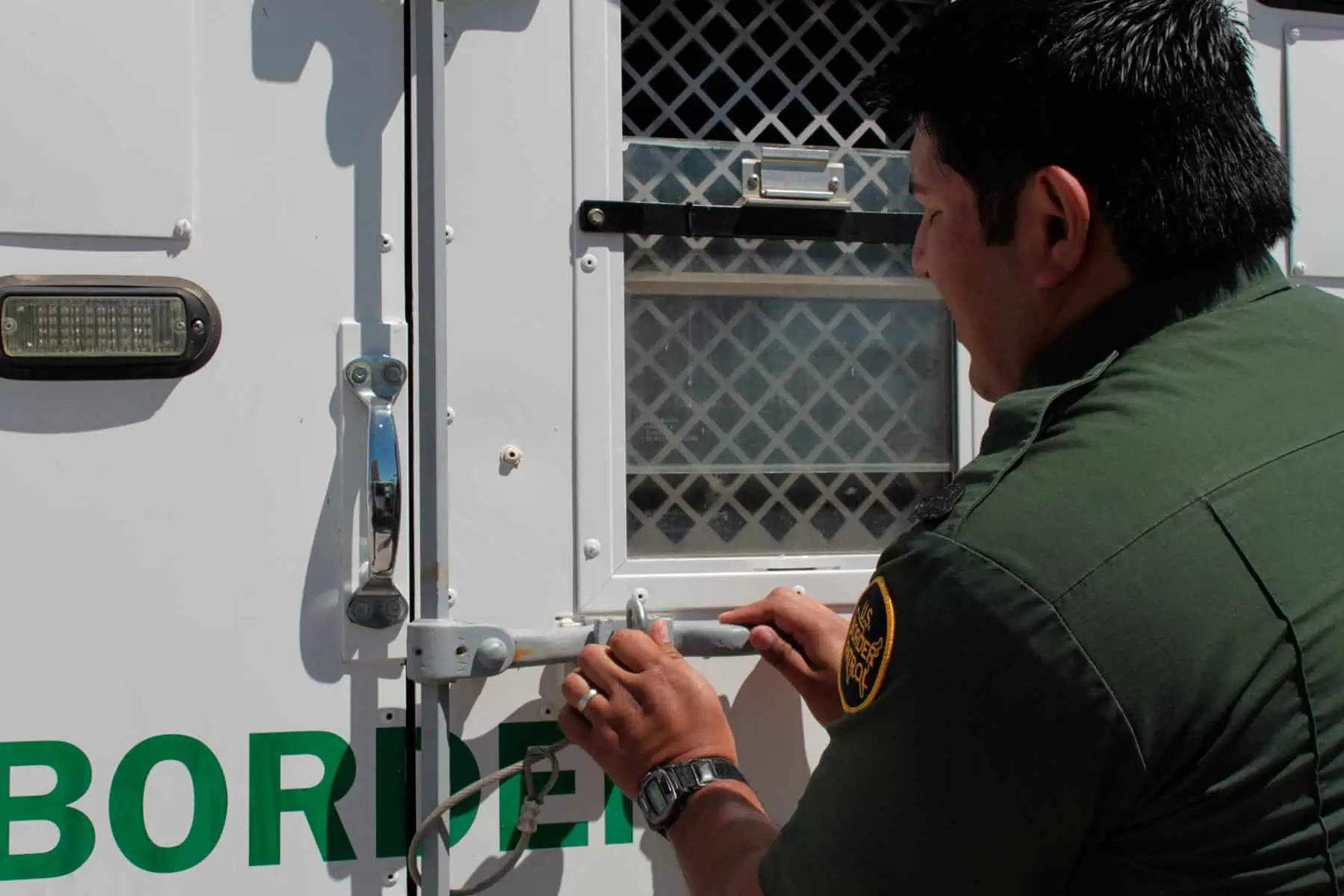 CBP Realiza Nueva Incautación de Equipos Falsificados en Long Beach