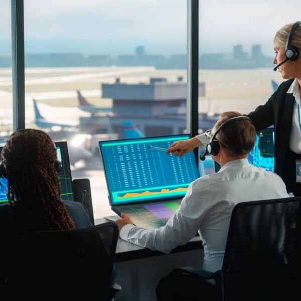 DOT Informa Preparacion de sus Controladores de Trafico Aereos ante Posible Record de Viajeros a Estados Unidos