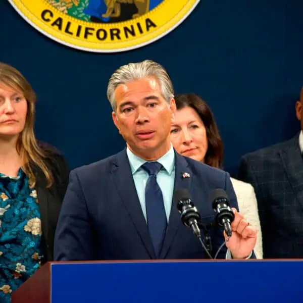 Fiscales de California Solicitan Cambios en las Regulaciones de la Comision Federal de Comercio