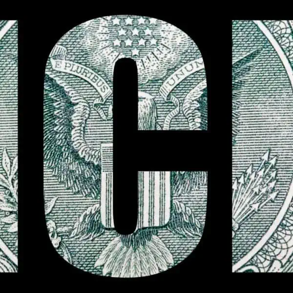 ICE Realiza Vuelos de Deportación a Países de América 12 de Mayo