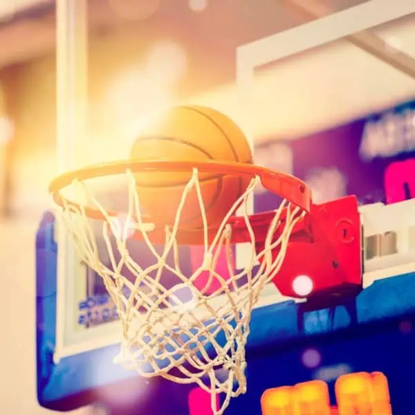 Jugador de los Denver Nugget Multado por la NBA Tras Incidente con Espectador