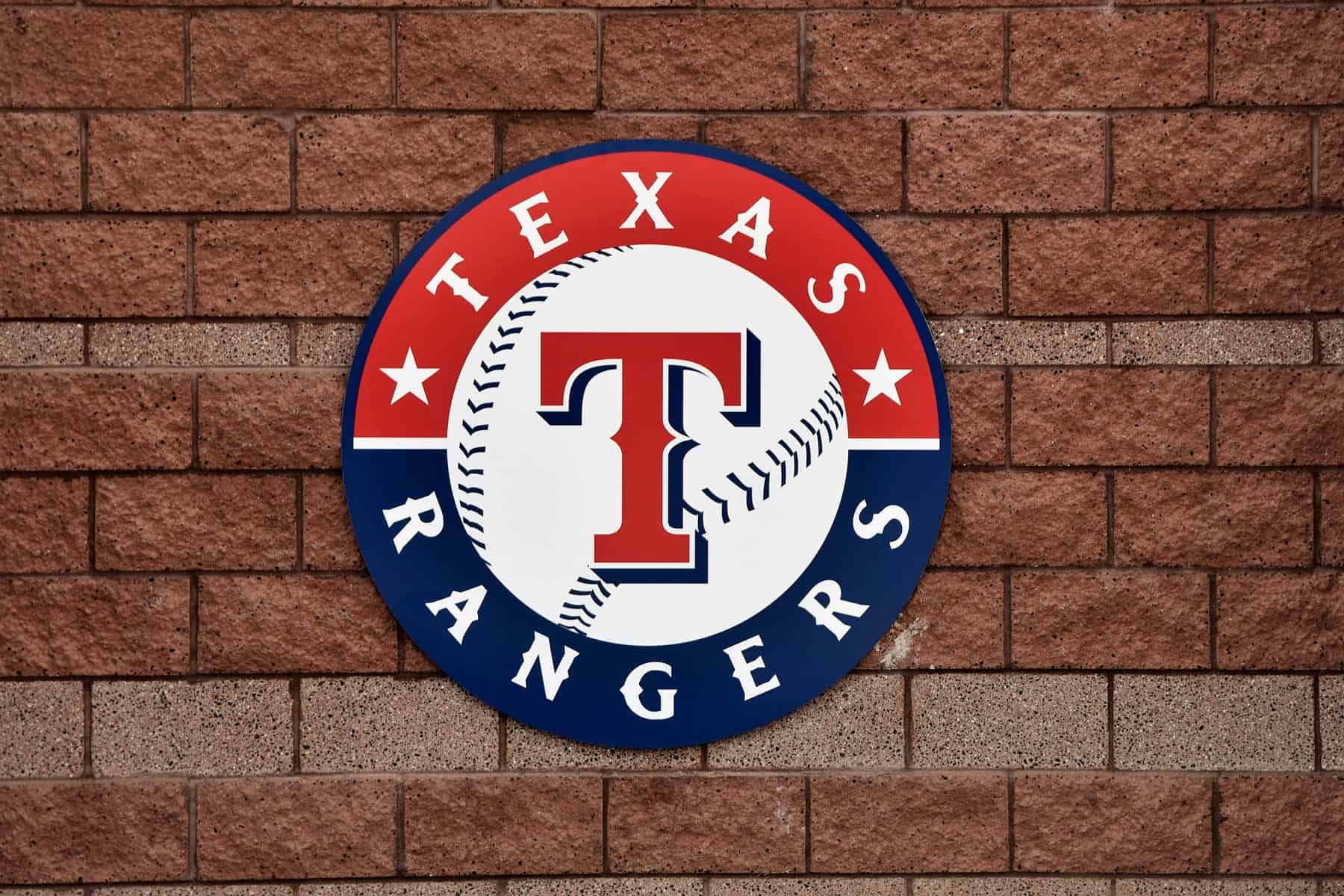 Pitcher de Texas Rangers Extiende la Racha de Mas entradas sin Permitir Carreras