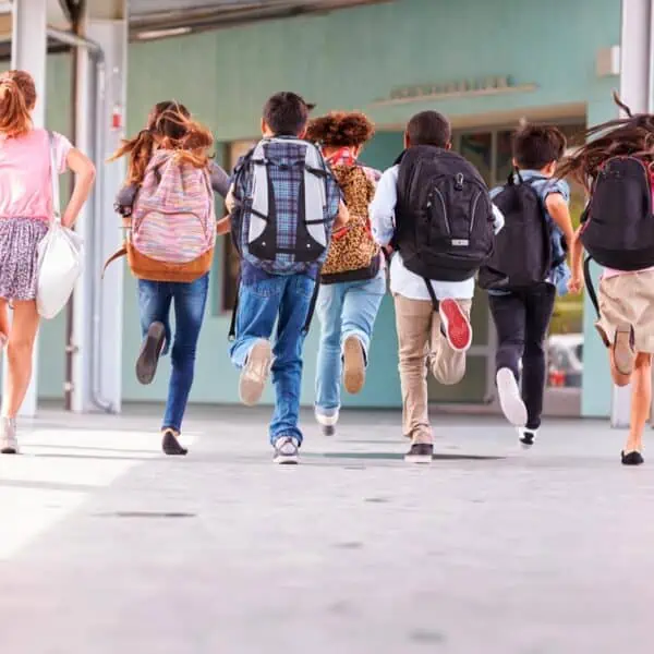 Prohiben las Mochilas Escolares en un Estado de Estados Unidos
