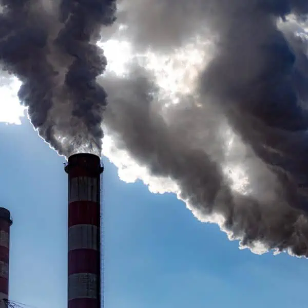 Regulaciones a Plantas de Energía que Funcionan con Combustibles Fósiles