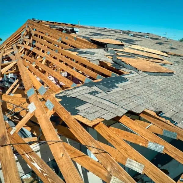 Reportan Danos Tras Paso de Tornado en Virginia