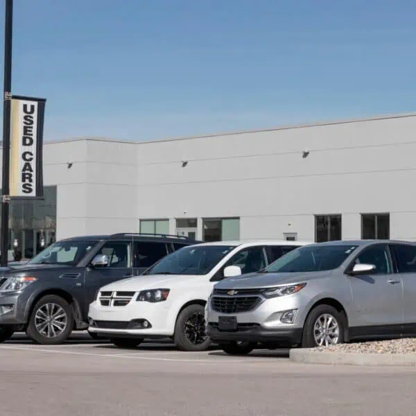 Caen Precios Mayoristas y Venta de Autos de Uso en los Estados Unidos