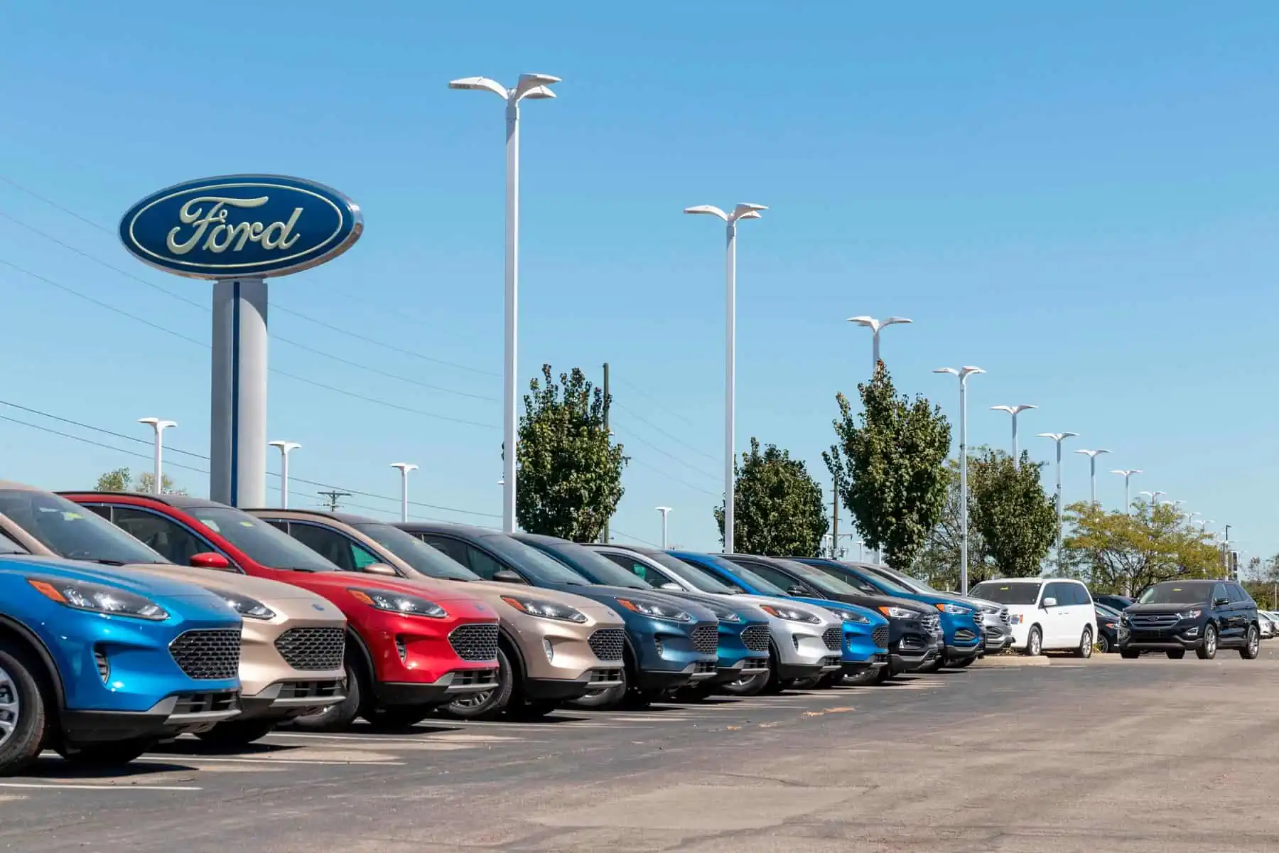 Ford Ordena la Retirada de Miles de Autos por Peligro de Incendio