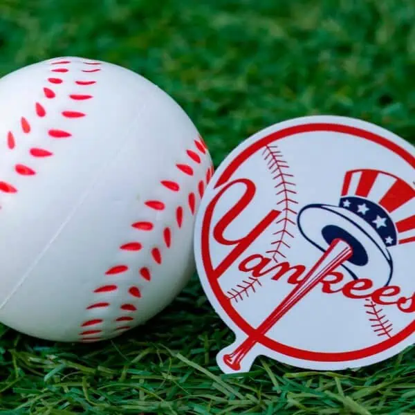 MLB Suspende a Lanzador de los Yankees de New York