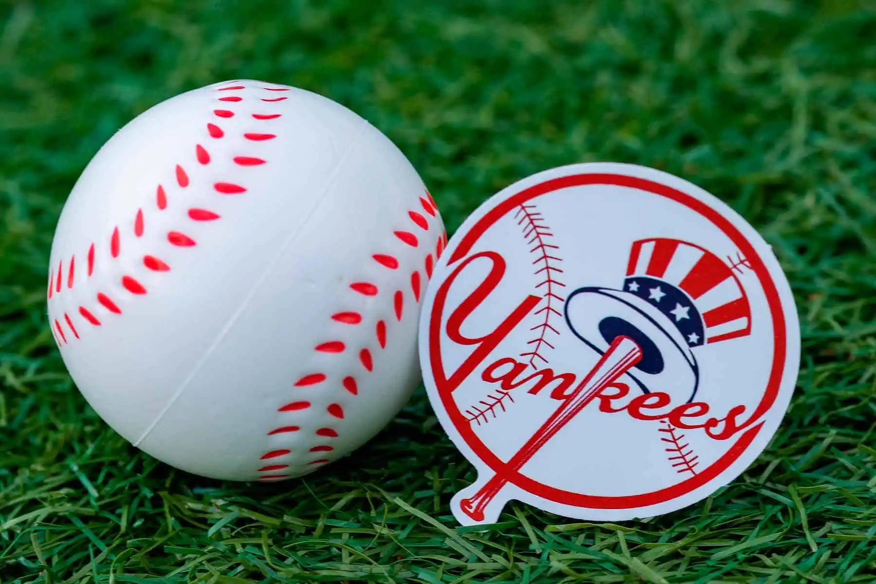 MLB Suspende a Lanzador de los Yankees de New York