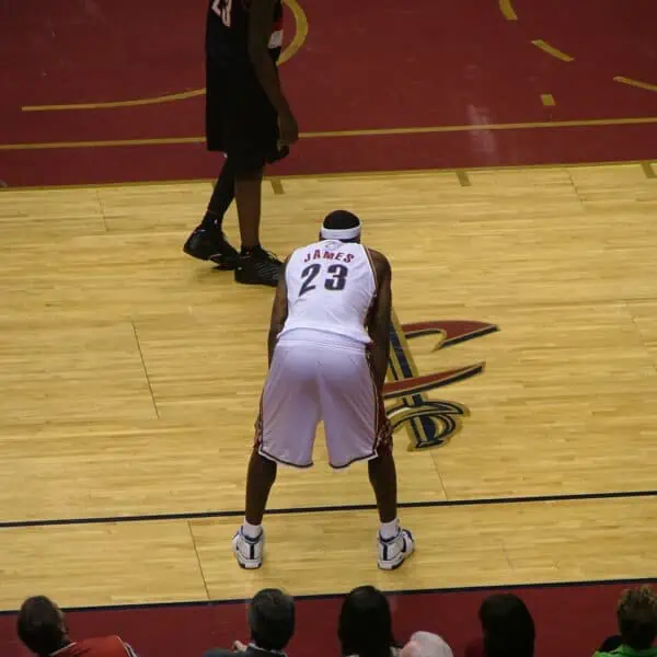 lebron james cambiara numero de su camiseta